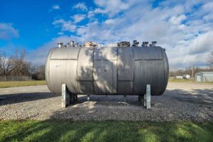 Used6000-GallonHorizontalBulkStorageTan